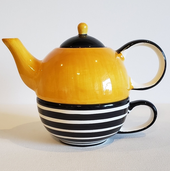 The International Silver Co Other - Handpainted Tea for One Yellow, Black & White Set Unique Gift